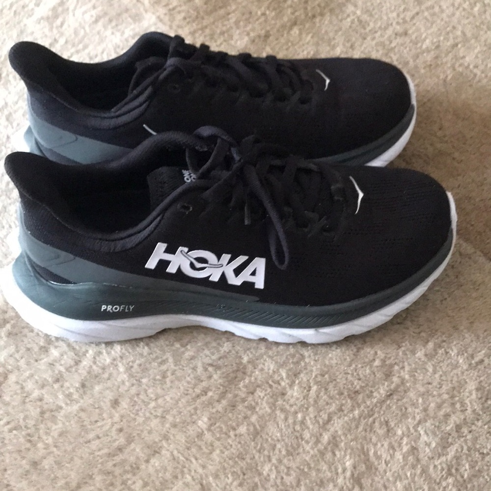 Hoka women’s Mach 4
